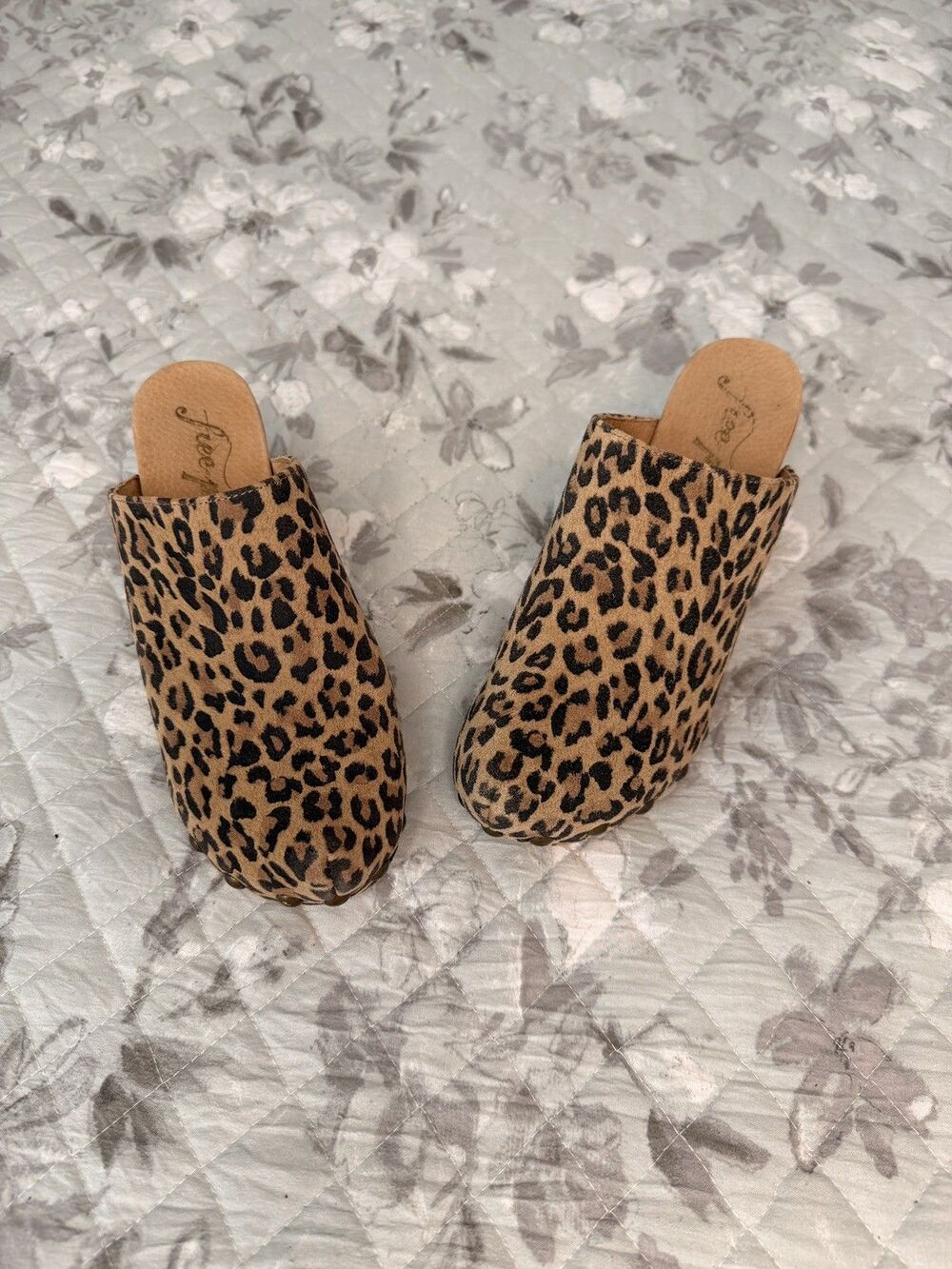 Free People Clogs Womens 39 Leopard Print Suede Studded Platform Mules Spain